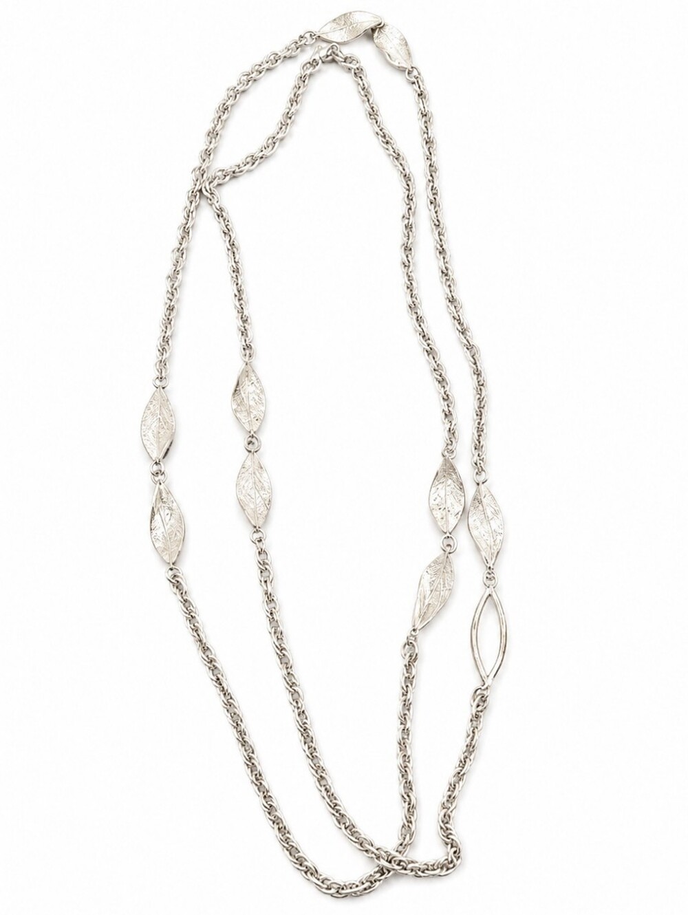 Silver Leaf Link Rope Chain Necklace. EUC